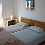 Apartamento Lora 2 *