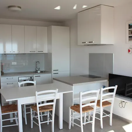 Lora 2 Apartamento Dolac